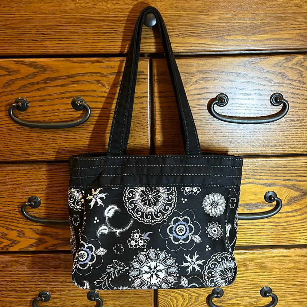 Thirty one black quilt shoulder bag.